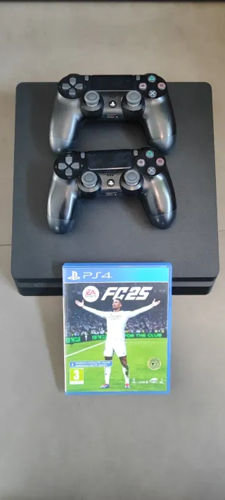 PS4 (PlayStation 4) + 2 Mandos + FIFA 25