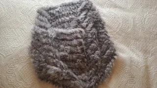 Cuello pelo conejo gris