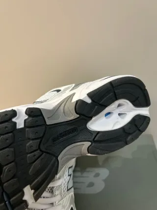 New Balance 530 Blanco Plata Marino Talla 42.5