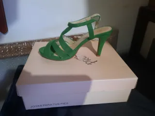 Zapatos de tacón verdes