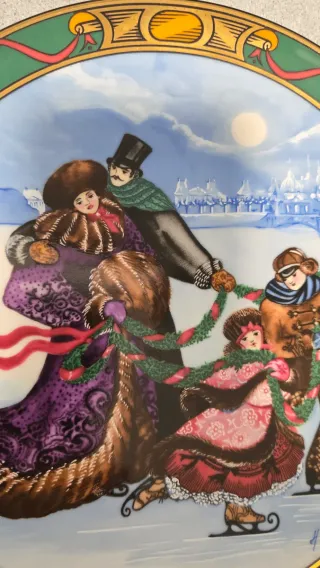 Figura porcelana. Plato decorativo Royal Copenhage