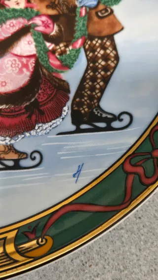 Figura porcelana. Plato decorativo Royal Copenhage