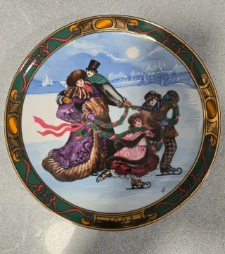 Figura porcelana. Plato decorativo Royal Copenhage