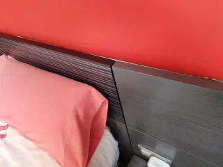 Cabecero y mesitas de matrimonio madera