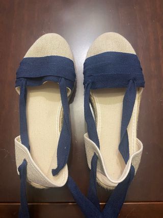 Alpargatas niño azul marino y beige