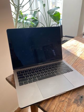 MacBook Pro 13 2017 Plata Pantalla Rota