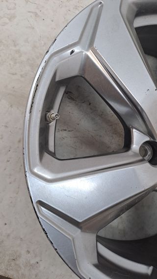 LLANTA TOYOTA RAV4 (4)