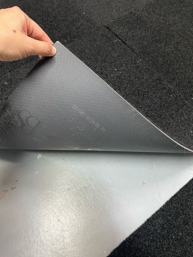 15 Losetas de moqueta con base plastificada