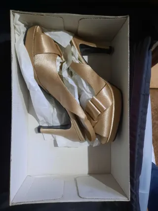 Alpargatas Doradas Tacón Slingback