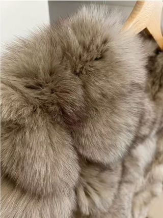 Abrigo de piel natural beige/gris