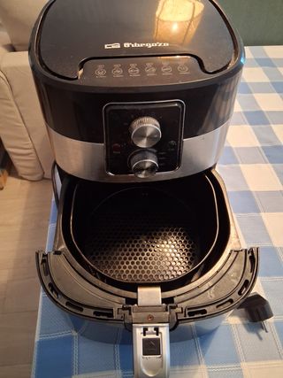 Freidora de aire negra