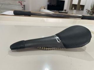 Sillín Tune Negro Carbono