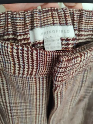 Pantalón estampado cuadros rojo y marrón