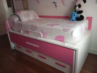 Cama juvenil con cajones y barandilla