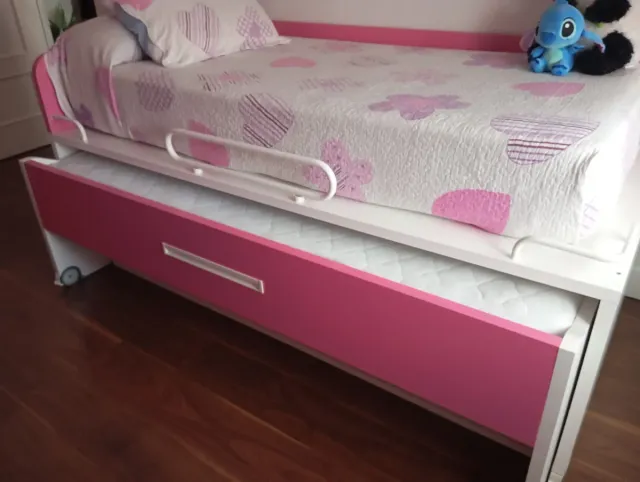 Cama juvenil con cajones y barandilla