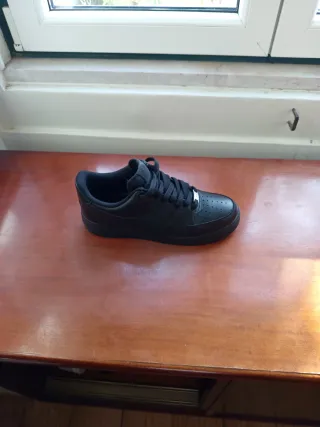 Tênis Nike Air Force 1 Preto Usado