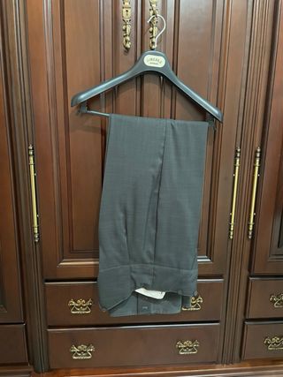 Traje de corto Casa Jiménez verde, blanco y rosa.