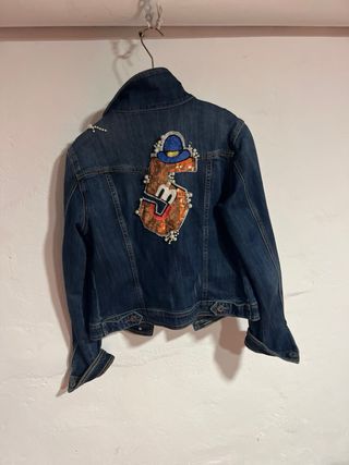 Cazadora vaquera con parches