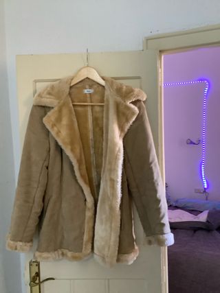 Chaqueta borreguito beige, Invierno confortable