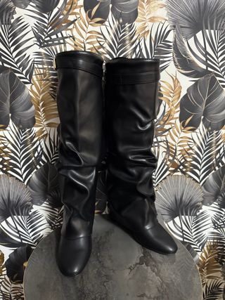 Stivali neri con risvolto neri