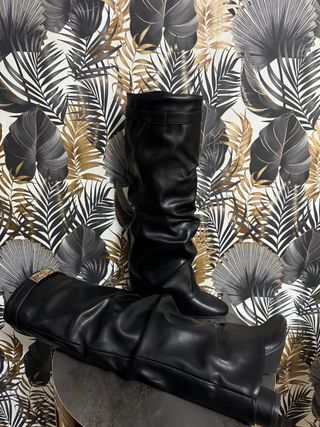 Stivali neri con risvolto neri