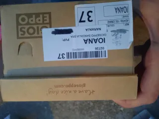 Sandalias Marrones y Rojas