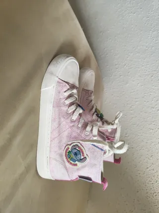 Zapatillas altas rosas con personaje
