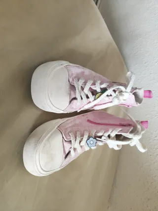 Zapatillas altas rosas con personaje