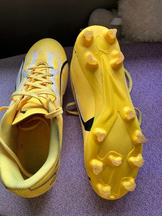 Botas de fútbol Puma amarillas