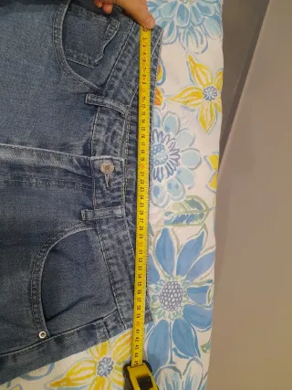 Jeans vita alta taglio dritto L