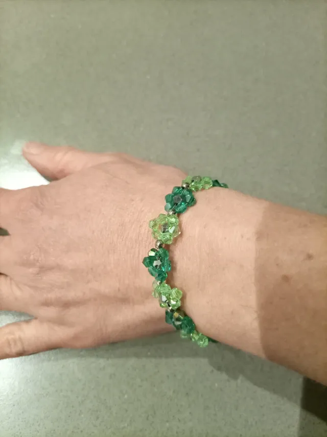 Braccialetto con margherite verdi