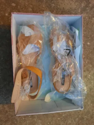 Sandalias Marrones y Naranja