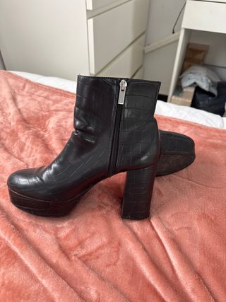 Botines negros de tacón con plataforma