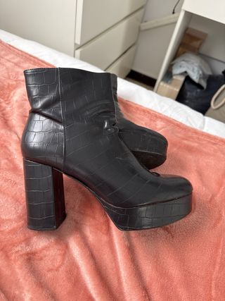 Botines negros de tacón con plataforma