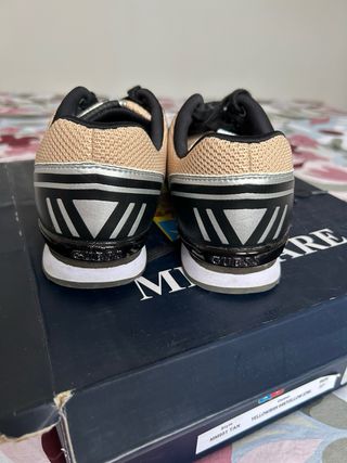 Scarpe Guess beige e nere