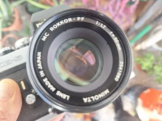 Minolta XE-5 con objetivo MC 50mm f/1.7