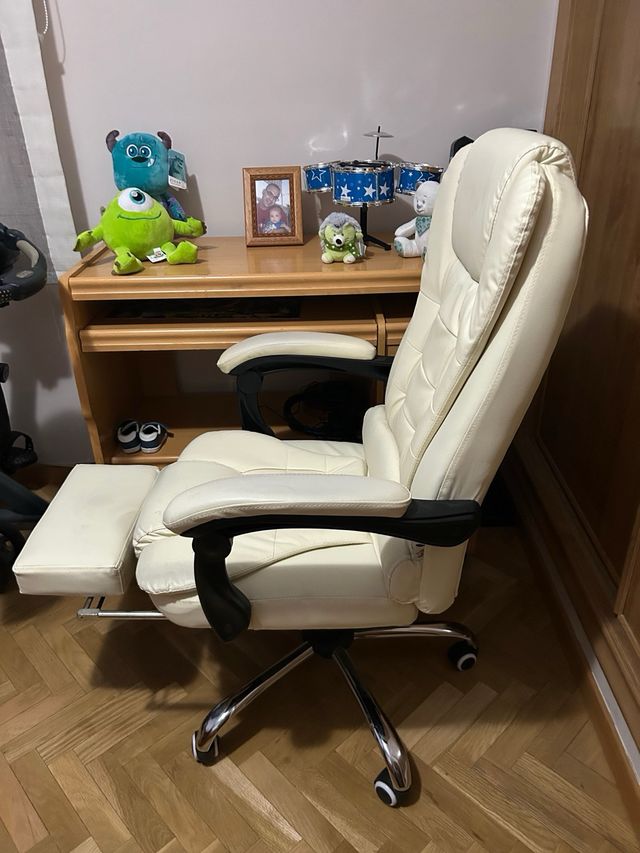 Silla de ordenador  ergonómica beige