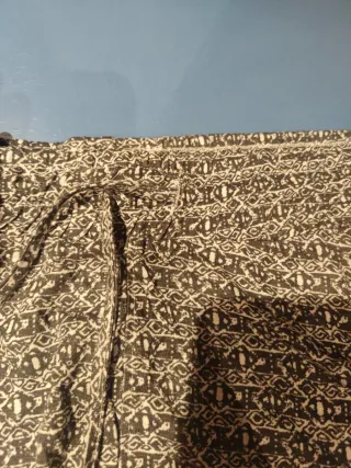 Bermuda estampada con encaje