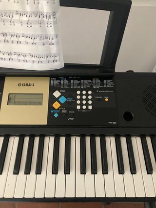 Tastiera Yamaha PSR E223 YPT220 - 61 tasti