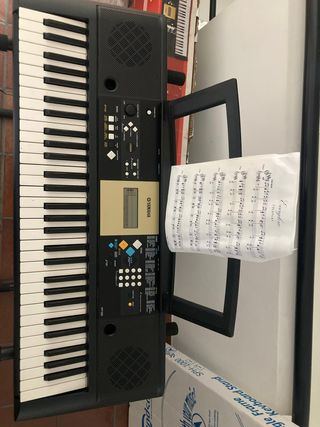 Tastiera Yamaha PSR E223 YPT220 - 61 tasti