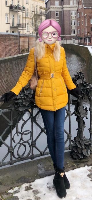 Chaqueta color mostaza con Cuello Peludo