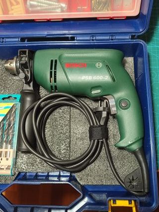 Taladro/percutor BOSCH PSB 600-2 + maletín +brocas