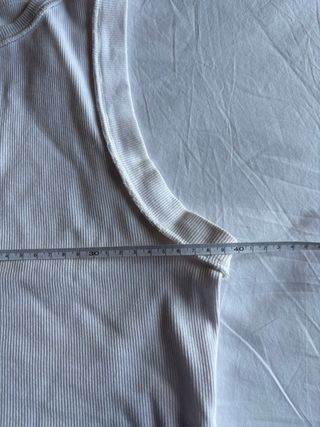 Top blanco flor de Pull & Bear