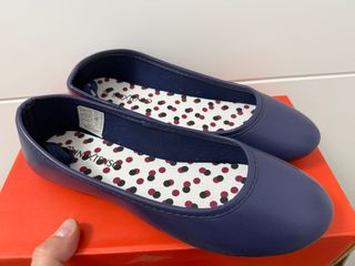 2 Manoletinas IN EXTENSO Talla 38 Azul y Negra