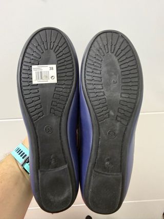 2 Manoletinas IN EXTENSO Talla 38 Azul y Negra