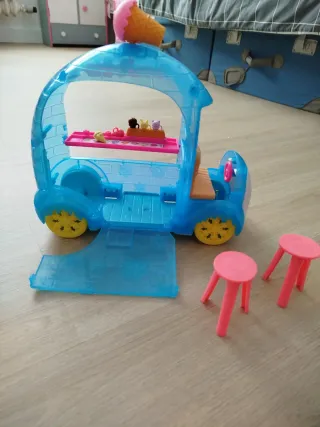 Lote 6 Muñecas Enchantimals + Camión Helados