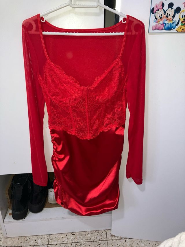 Vestido rojo encaje manga larga