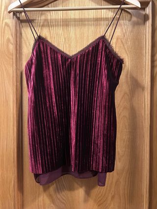 Top terciopelo con tirantes y encaje