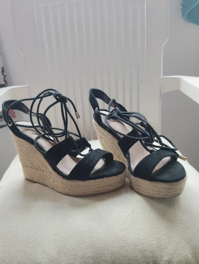 Cuñas tobilleras negras 10cm no