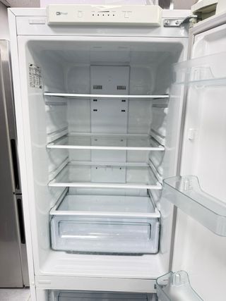 Nevera Samsung No Frost 1,78m x 60cm